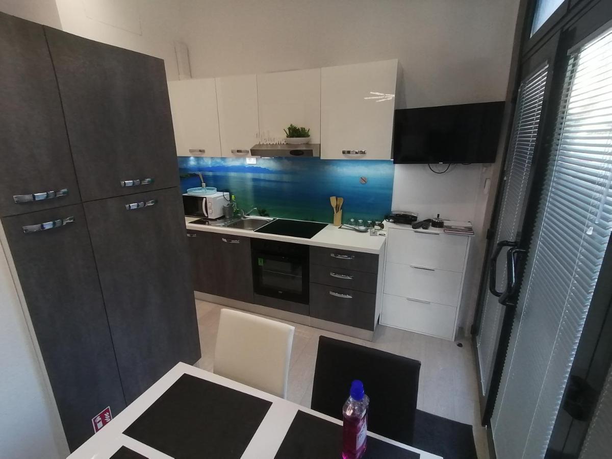 ספליט Apartment Rose By The Beach & Tennis Courts מראה חיצוני תמונה