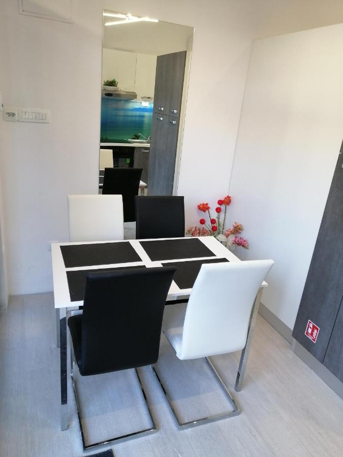 ספליט Apartment Rose By The Beach & Tennis Courts מראה חיצוני תמונה