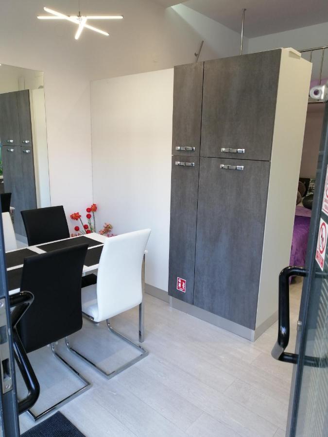 ספליט Apartment Rose By The Beach & Tennis Courts מראה חיצוני תמונה